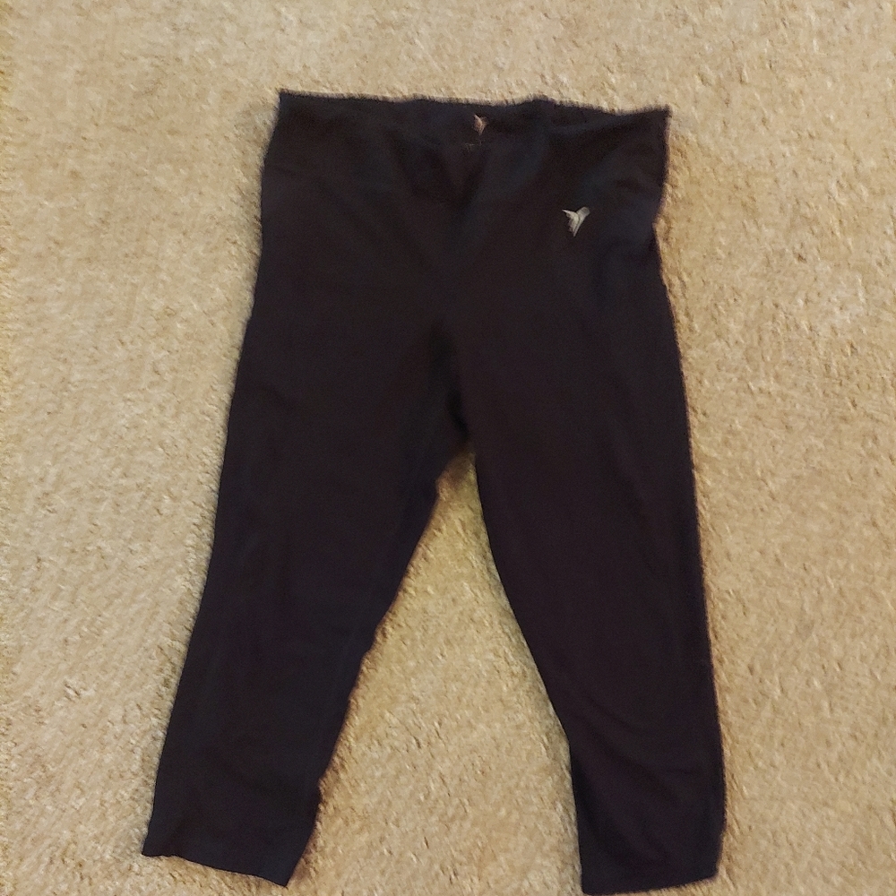 Cropped athletic leggings